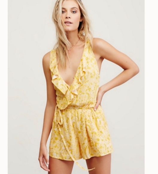 Free People Pants - 🏵Free People Romper . size 4.